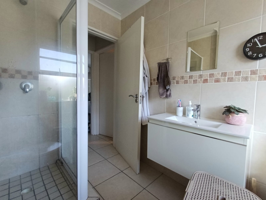 2 Bedroom Property for Sale in Protea Heights Western Cape